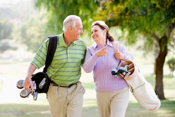 couple-playing-golf-600x400-1